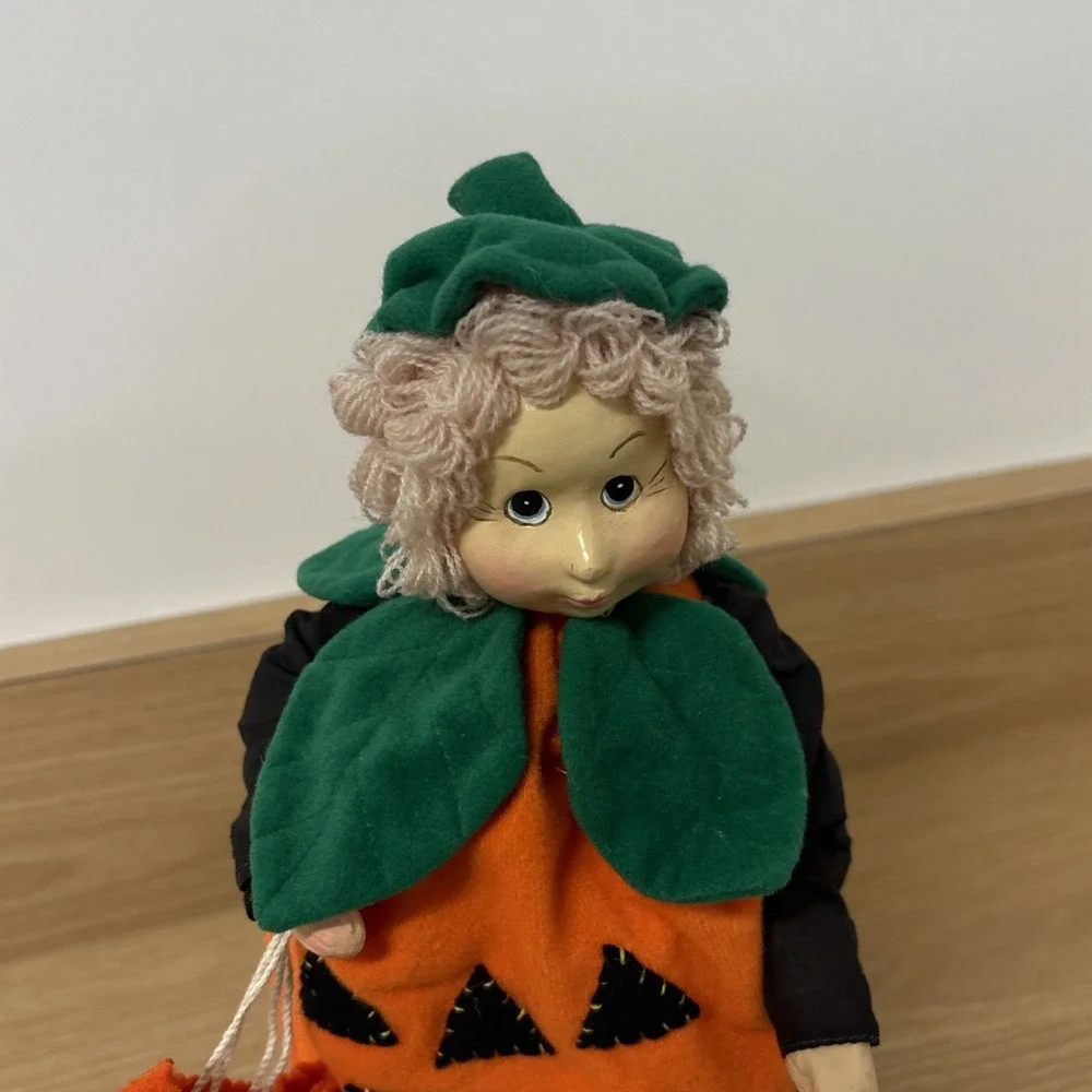 Vintage 1998 Matilda Pumpkin Costume Paper Mache Doll Figure  Rare Halloween Box